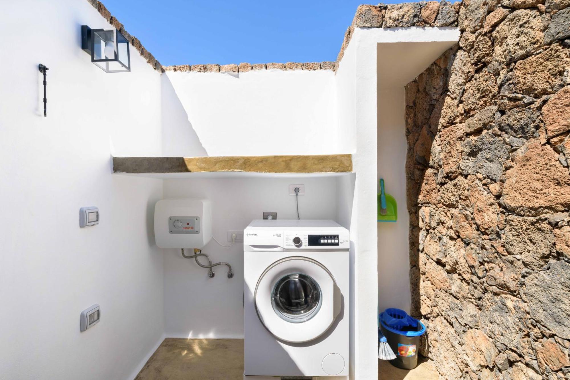 Apartamento Los 4 Nobles Tinajo Exterior photo