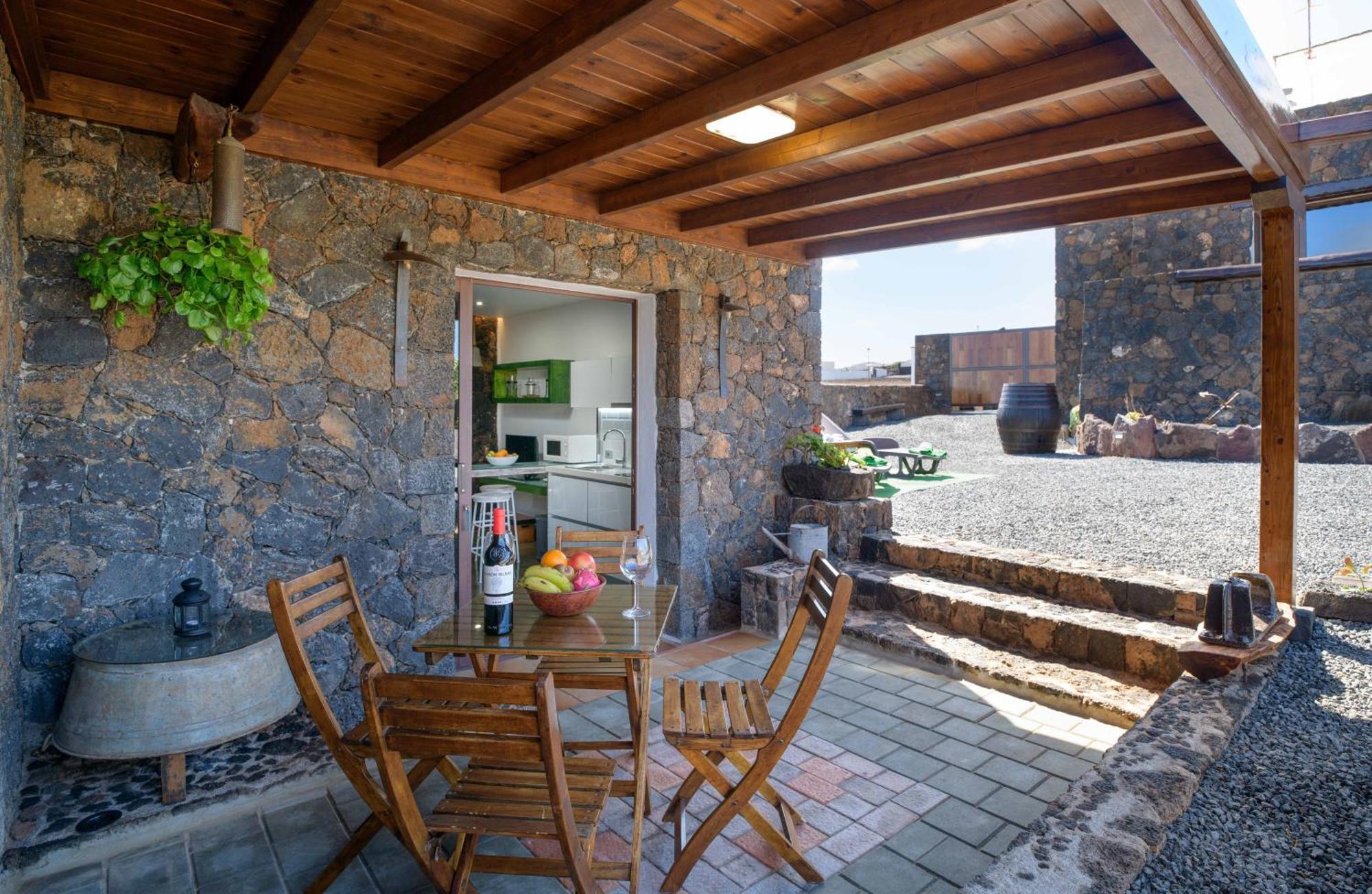 Apartamento Los 4 Nobles Tinajo Exterior photo