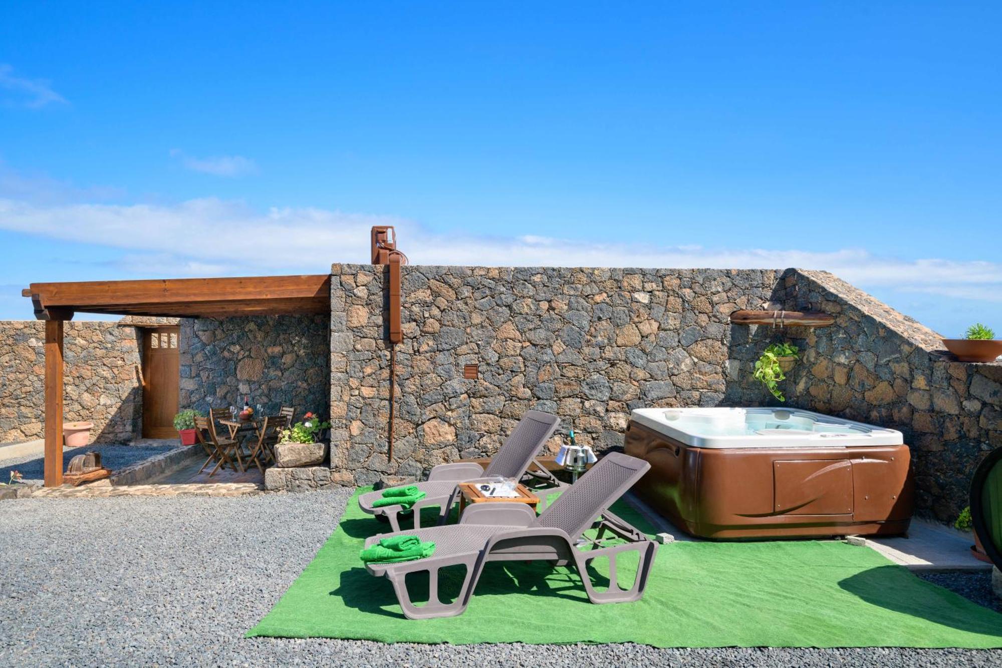 Apartamento Los 4 Nobles Tinajo Exterior photo